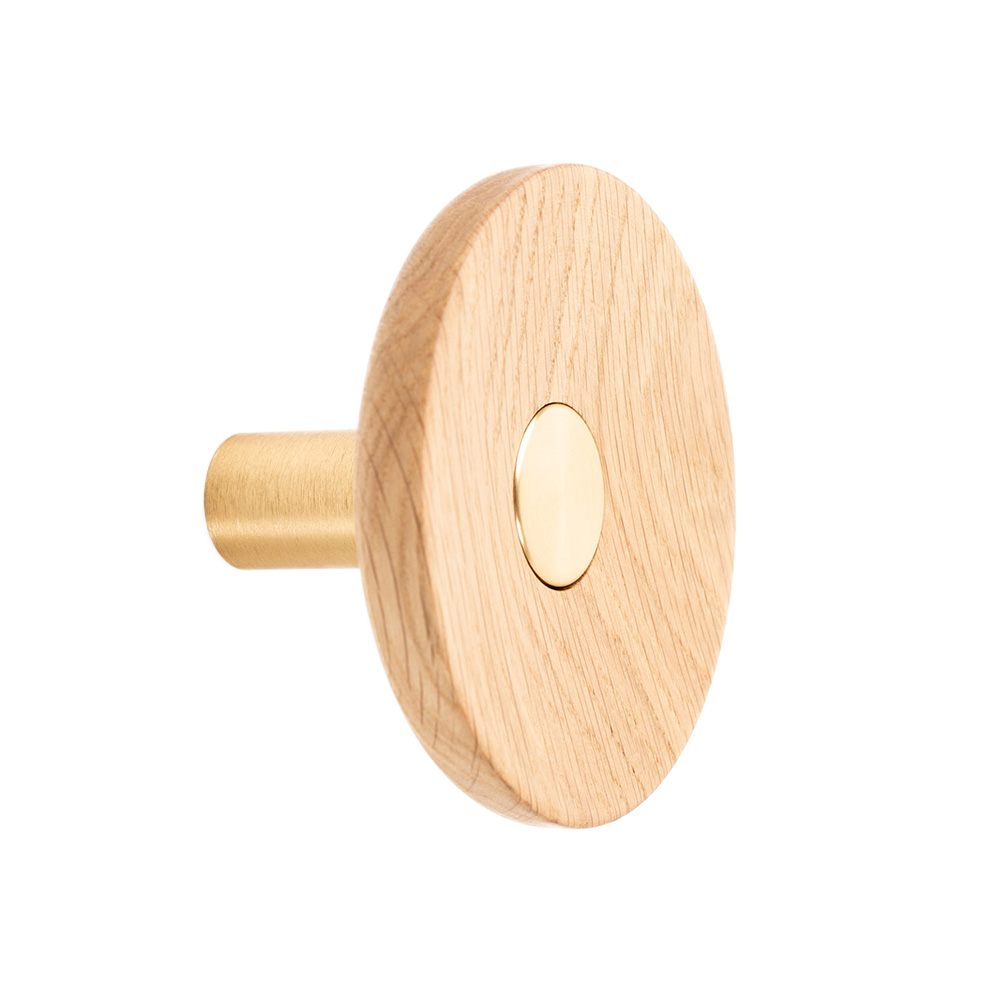 Haak Zoot - 90mm - Eiken/Messing in de groep Kapstokhaken / Kleur/Materiaal / Hout bij Beslag Online (10007-BO)