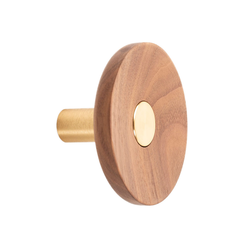 Haak Zoot - 90mm - Walnoot/Messing in de groep Kapstokhaken / Kleur/Materiaal / Hout bij Beslag Online (10008-BO)