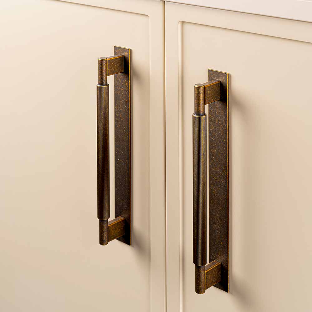 Handgreep Arpa/Achterplaat - 192mm - Antiek Messing