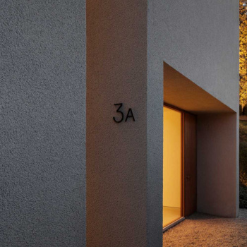 Huisletter Contemporary - C - Zwart