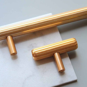 Knop T Rille - Geborsteld Messing