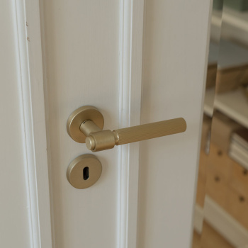 Deurklink Helix 200 Stripe - Messing