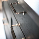 Handgreep 1353 - Gepolijst Messing/Leer Natuur