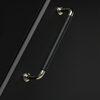 Handgreep 1353 - Gepolijst Messing/Natuurleer Omwikkeld